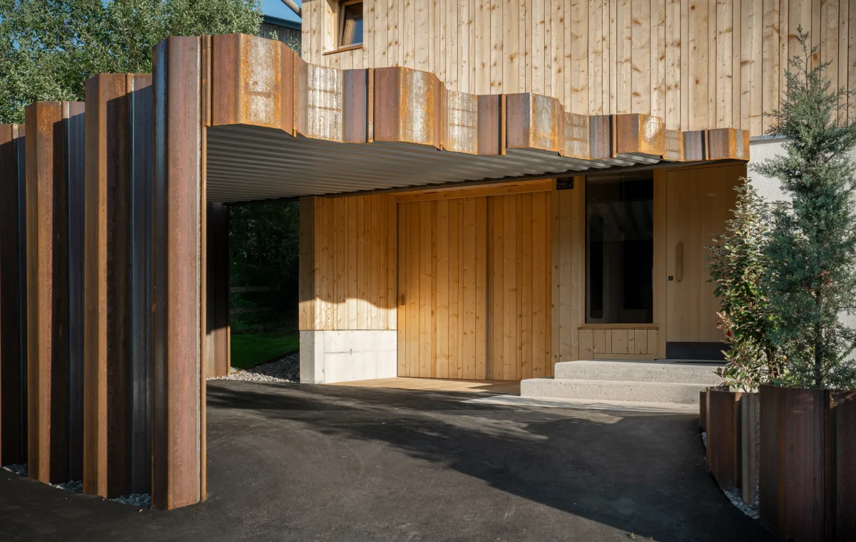 Bergholzhaus in Raggal von Hammerer Architekten